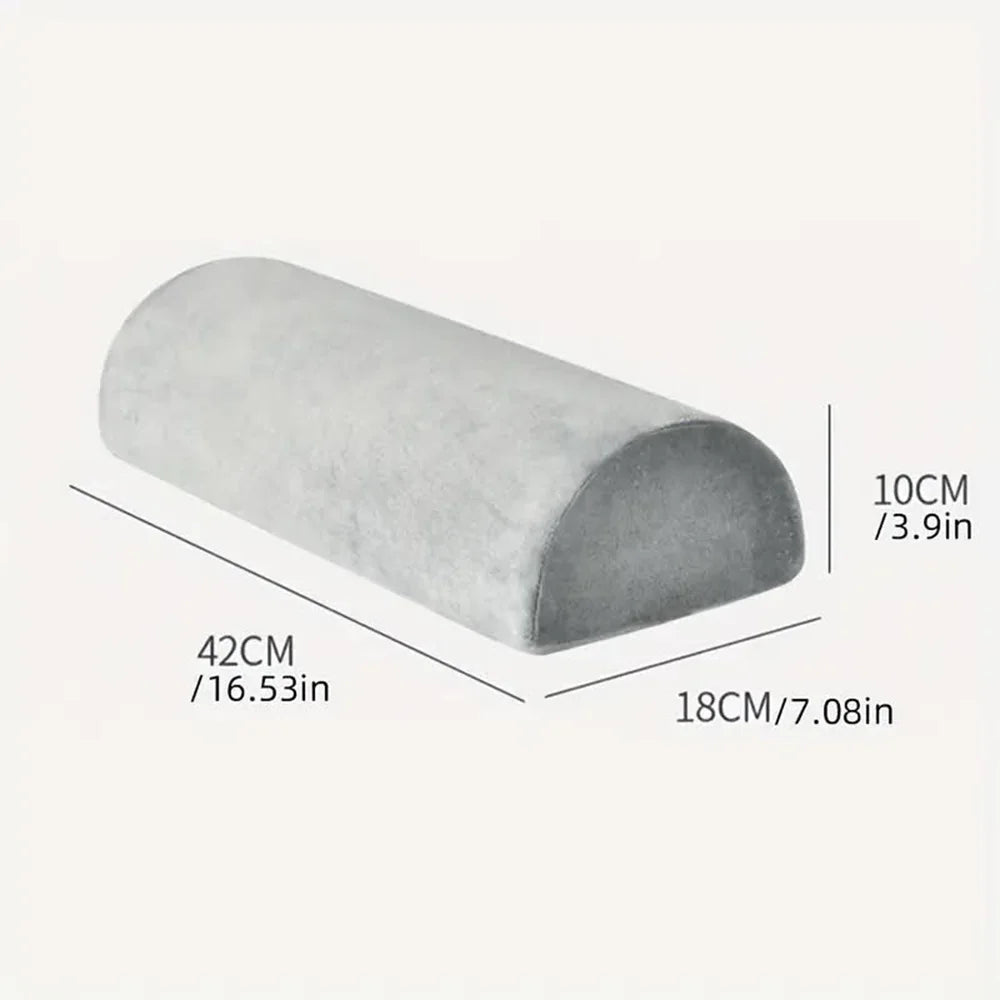 Dimensions du coussin demi-lune : 42 × 18 × 10 cm